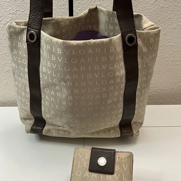 Bvlgari Tote & Matching Wallet - Picture 9 of 17